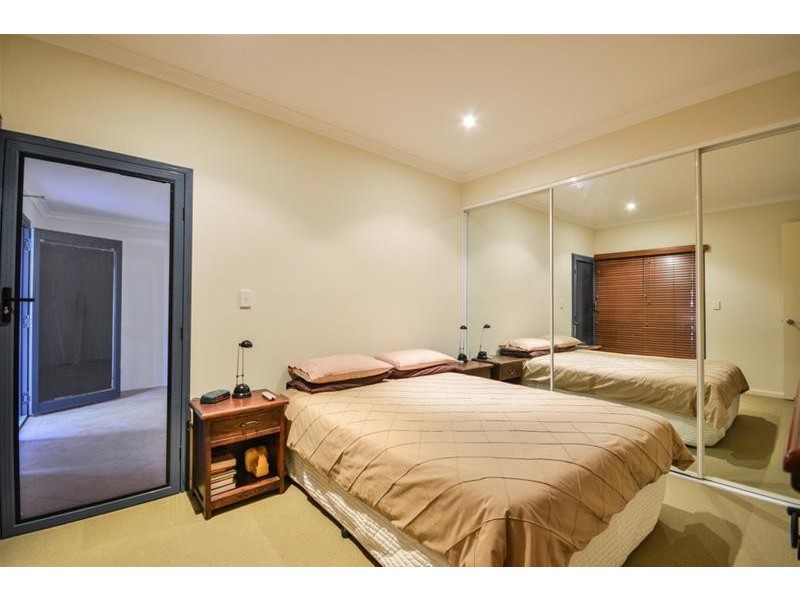 1/24 Saunders Street, East Perth WA 6004