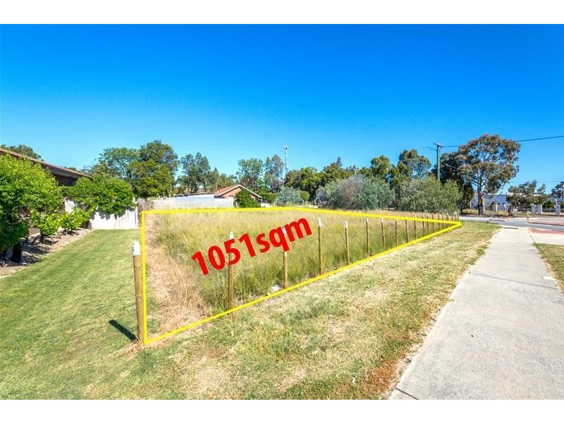 2 The Crescent, Maddington WA 6109