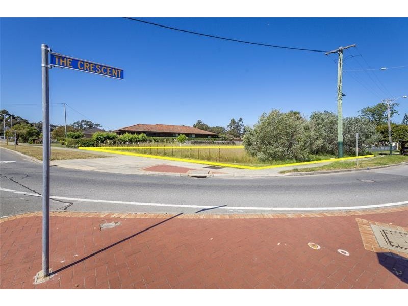 2 The Crescent, Maddington WA 6109