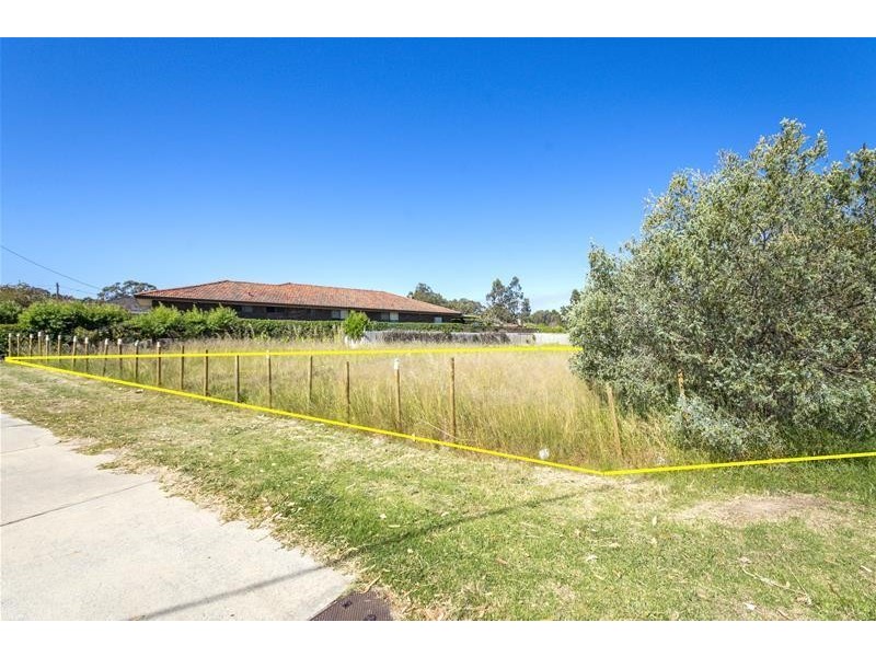 2 The Crescent, Maddington WA 6109