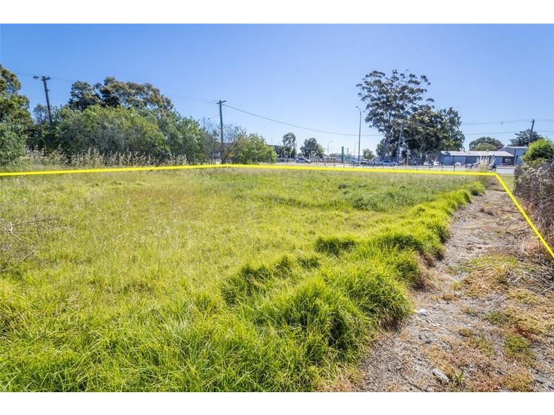 2 The Crescent, Maddington WA 6109