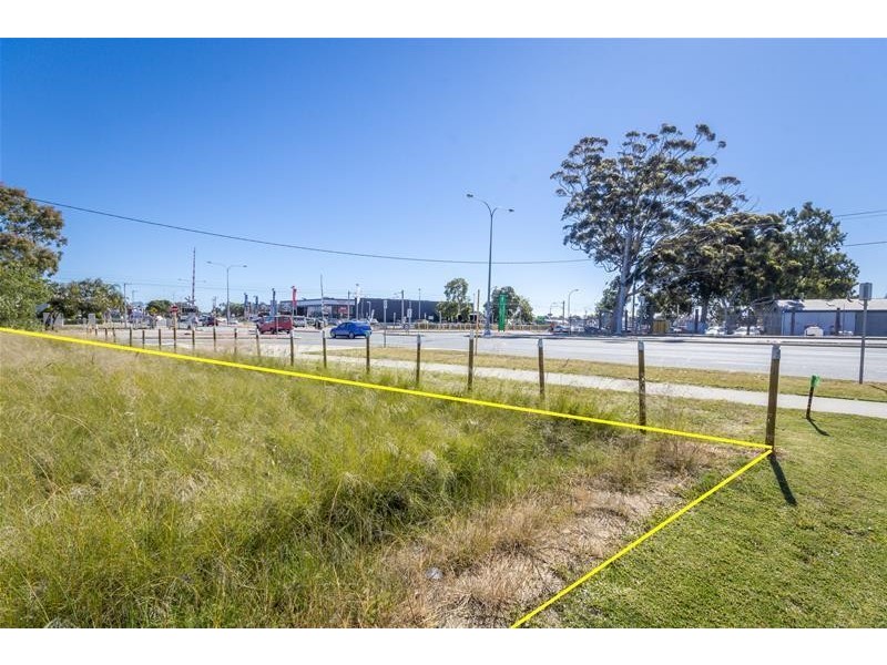 2 The Crescent, Maddington WA 6109