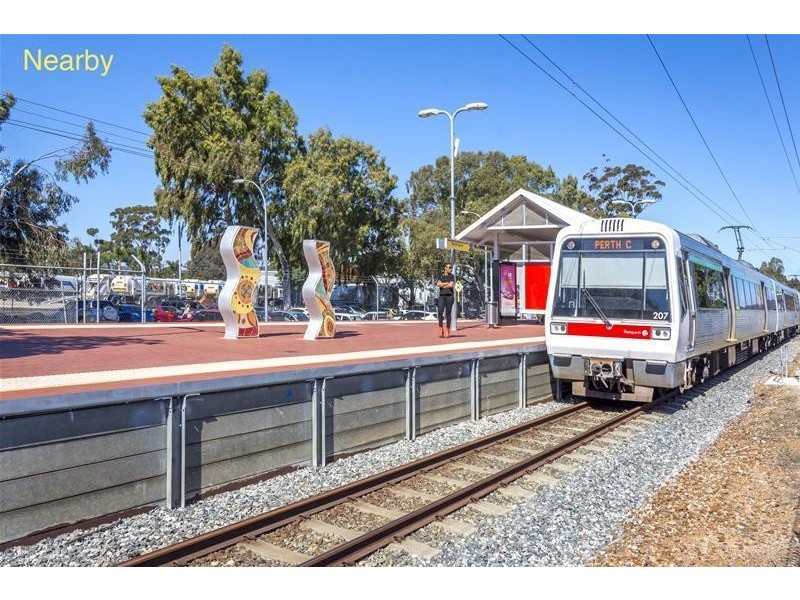 2 The Crescent, Maddington WA 6109