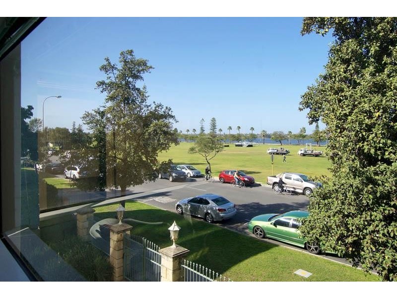 9/130 Terrace Road, Perth WA 6000