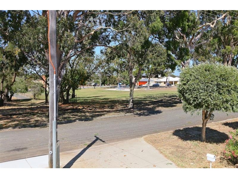 76B McKenzie Way, Embleton WA 6062