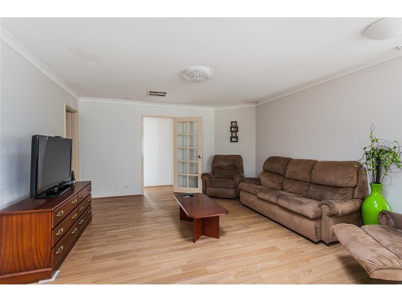 6 Petrea Place, Canning Vale WA 6155