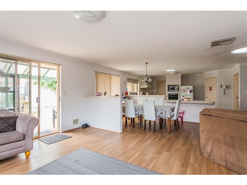 6 Petrea Place, Canning Vale WA 6155