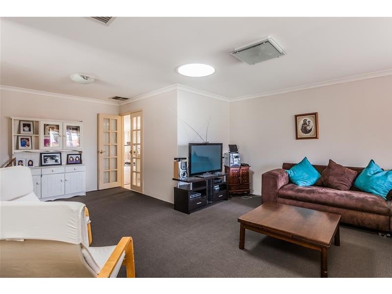 6 Petrea Place, Canning Vale WA 6155