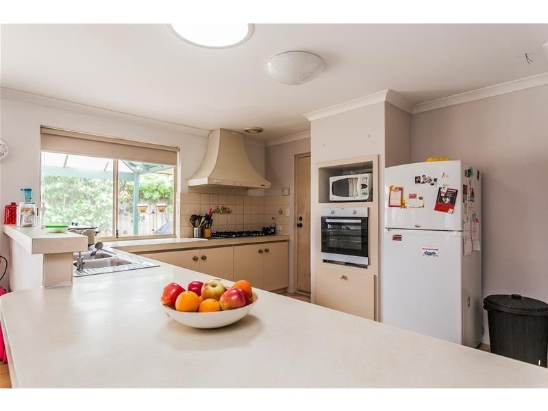 6 Petrea Place, Canning Vale WA 6155