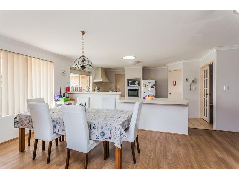 6 Petrea Place, Canning Vale WA 6155