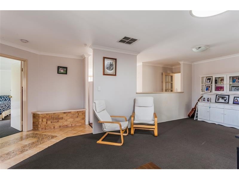 6 Petrea Place, Canning Vale WA 6155