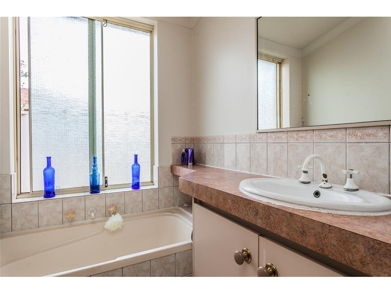 6 Petrea Place, Canning Vale WA 6155