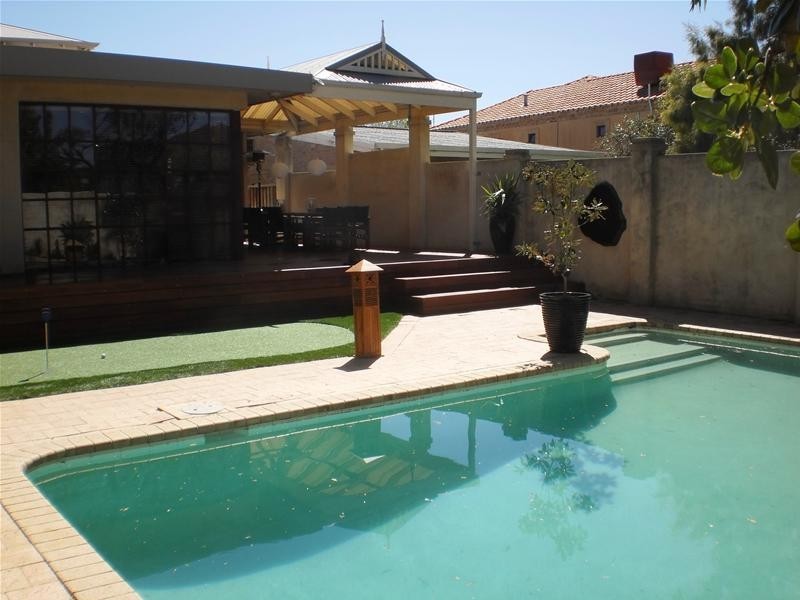 41 Boscombe Avenue, City Beach WA 6015