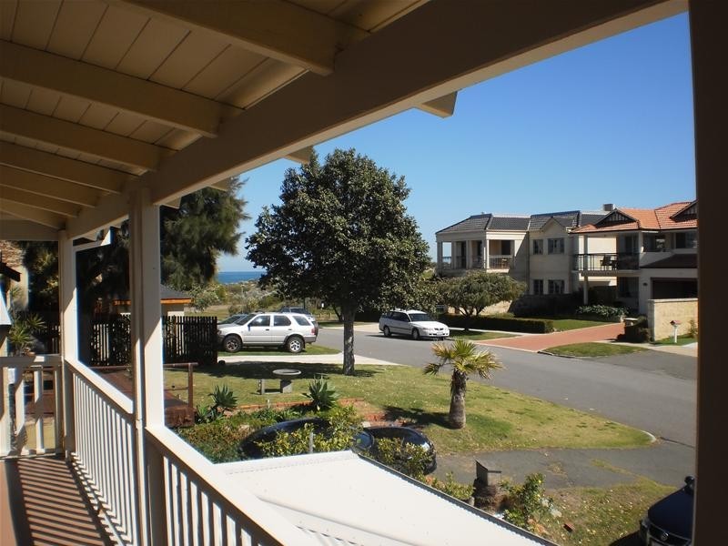 41 Boscombe Avenue, City Beach WA 6015