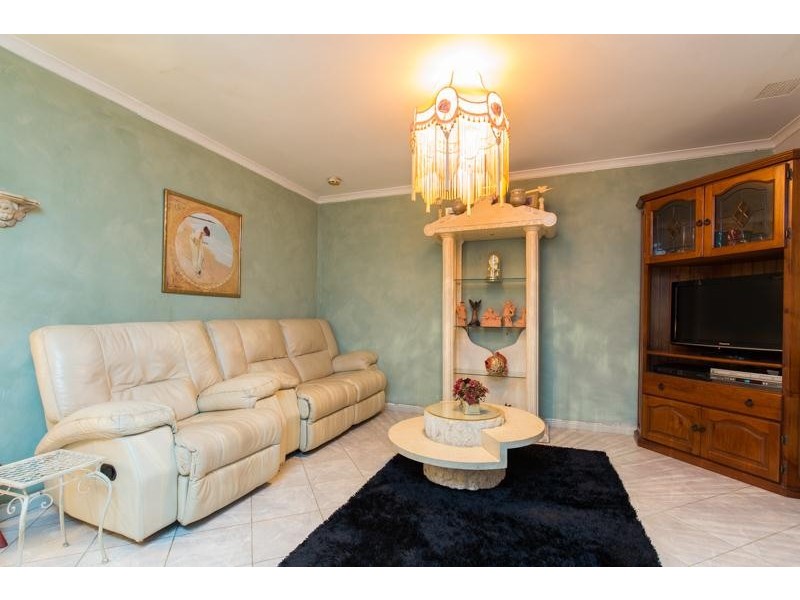 8/2 Bland Place, Beechboro WA 6063