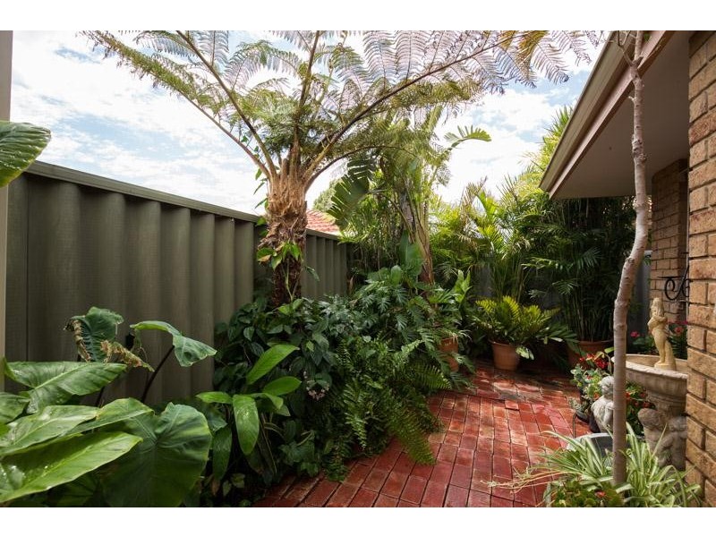 8/2 Bland Place, Beechboro WA 6063