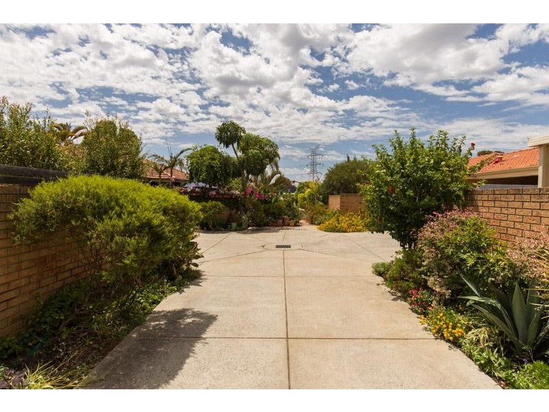 8/2 Bland Place, Beechboro WA 6063