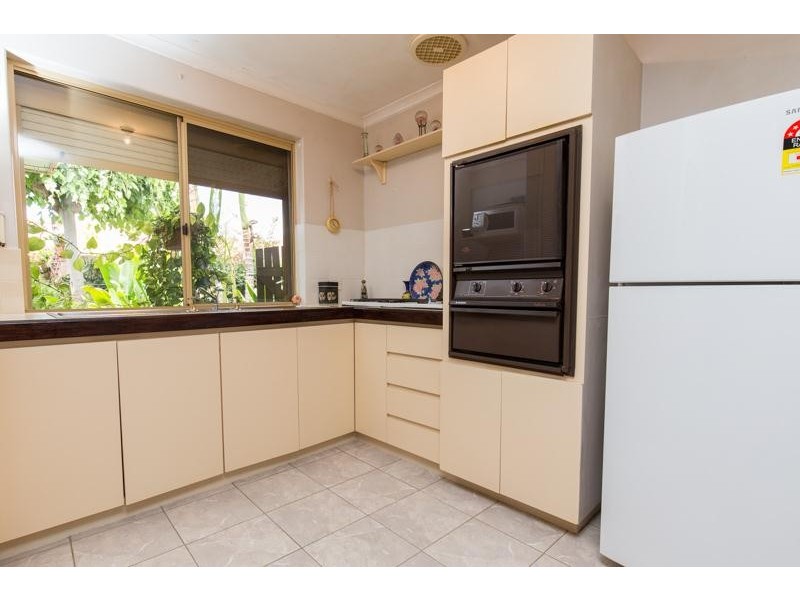 8/2 Bland Place, Beechboro WA 6063