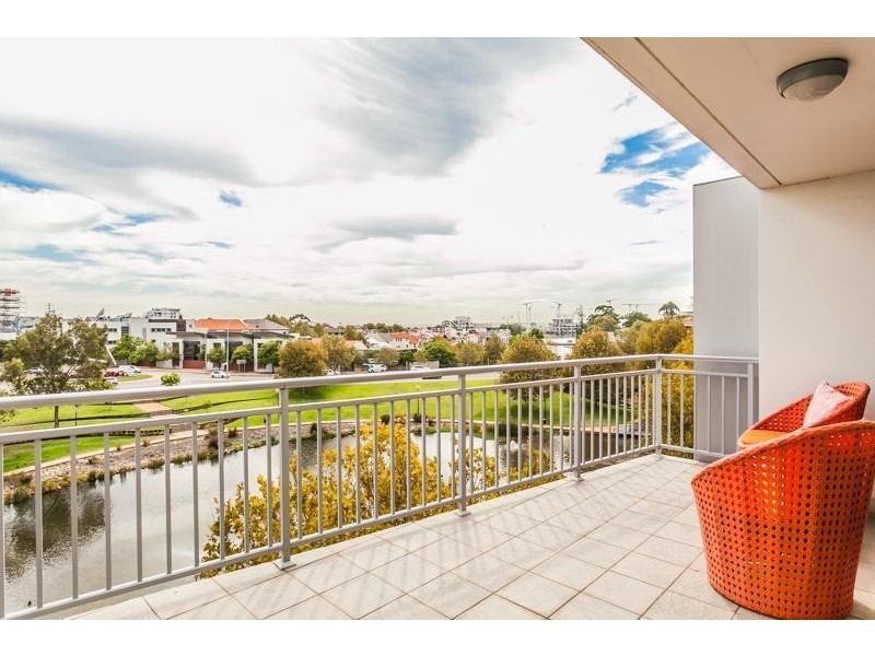8/22 Eastbrook Terrace, East Perth WA 6004
