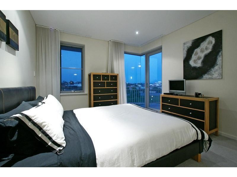 8/22 Eastbrook Terrace, East Perth WA 6004