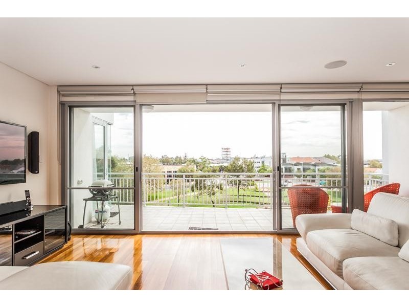 8/22 Eastbrook Terrace, East Perth WA 6004