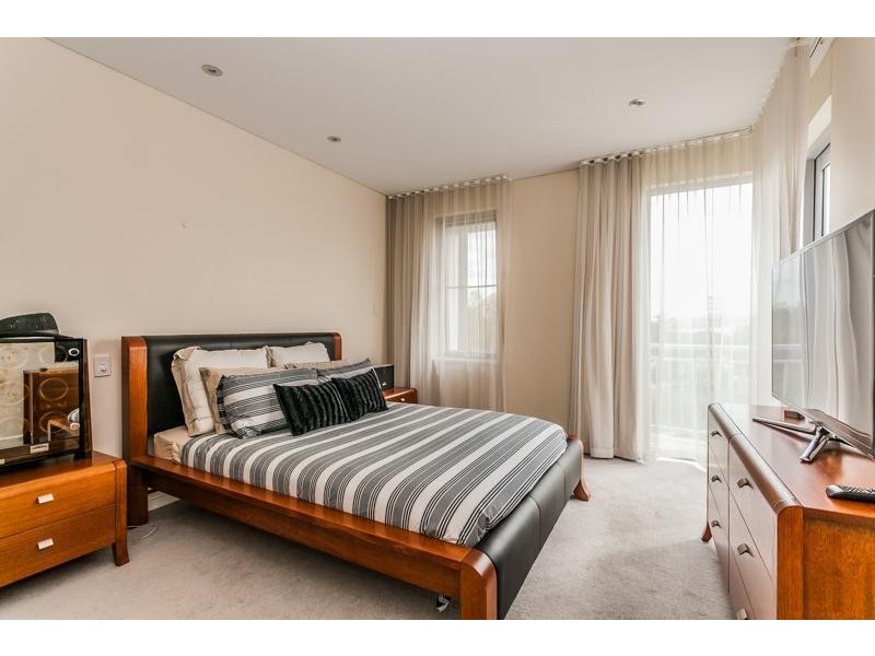 8/22 Eastbrook Terrace, East Perth WA 6004