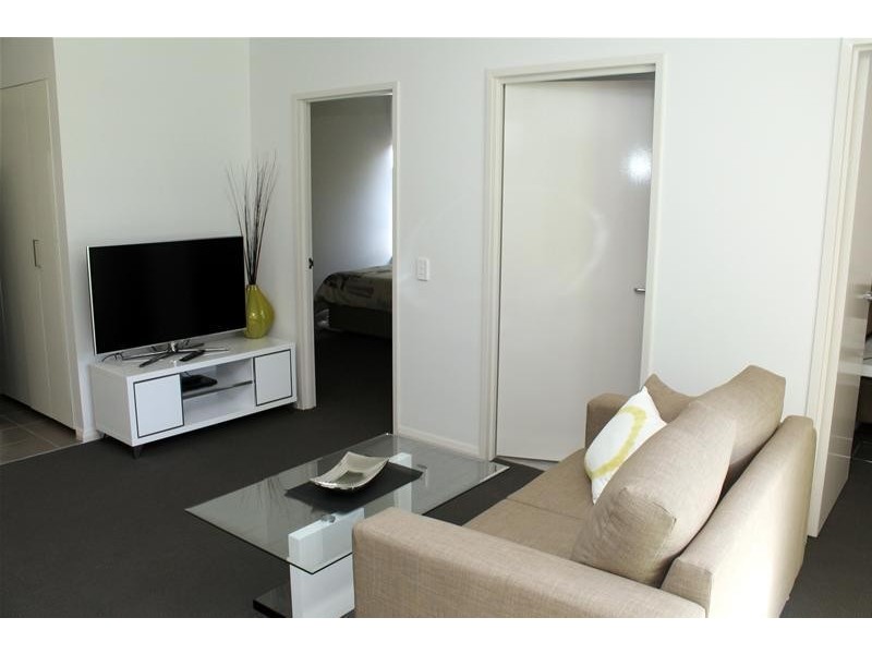 10/6 Points Way, Cockburn Central WA 6164