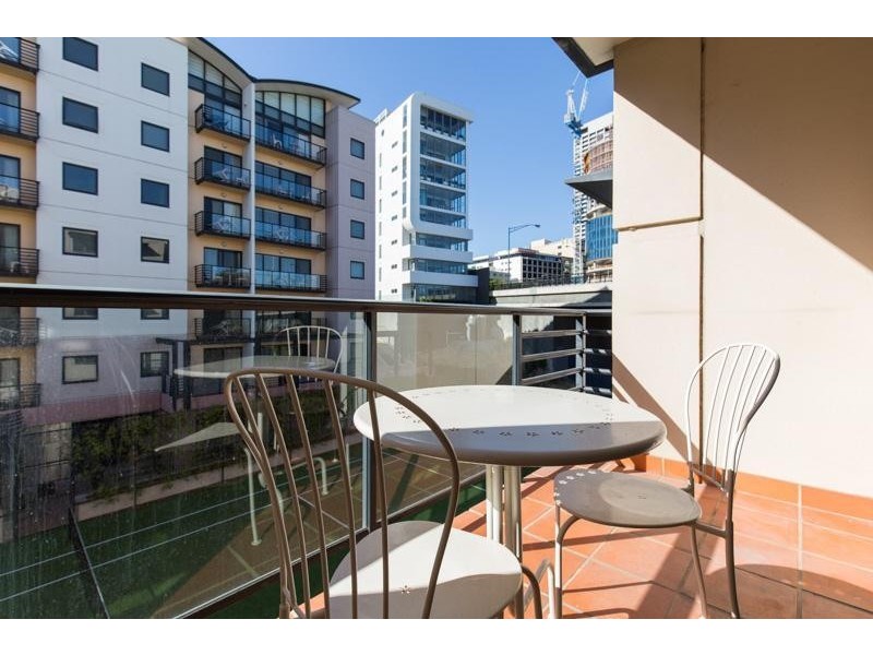 13/110 Mounts Bay Road, Perth WA 6000