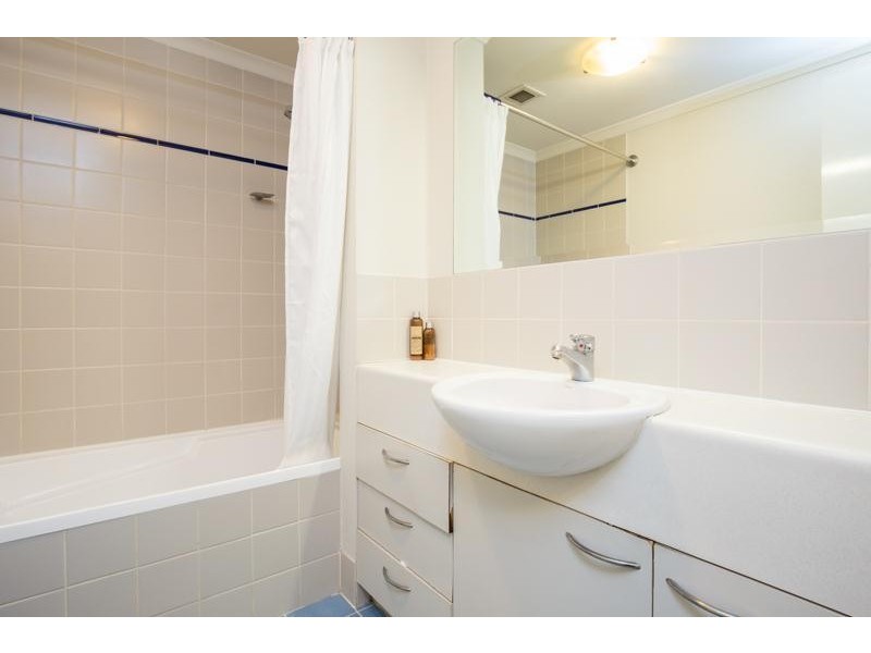 13/110 Mounts Bay Road, Perth WA 6000