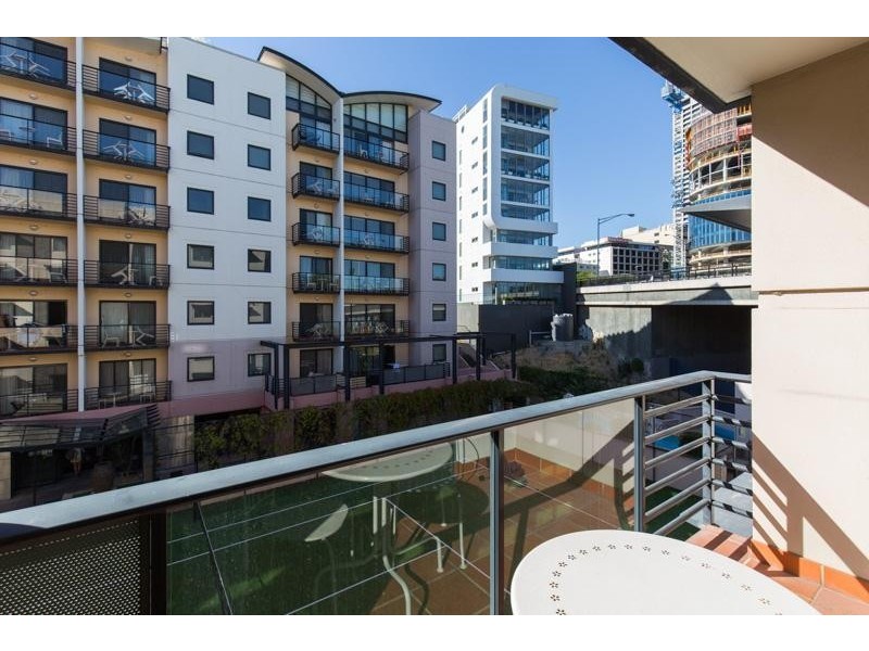 13/110 Mounts Bay Road, Perth WA 6000