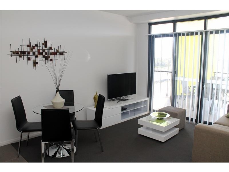 27/2 Points Way, Cockburn Central WA 6164