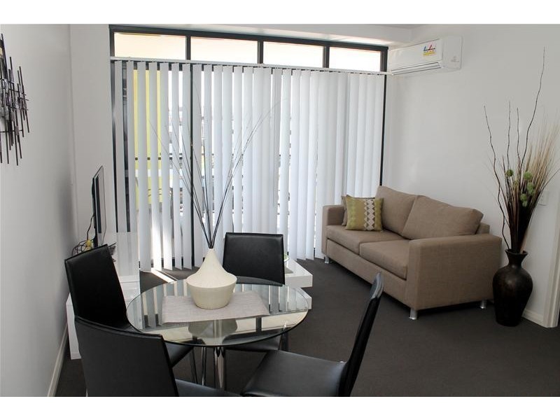 27/2 Points Way, Cockburn Central WA 6164