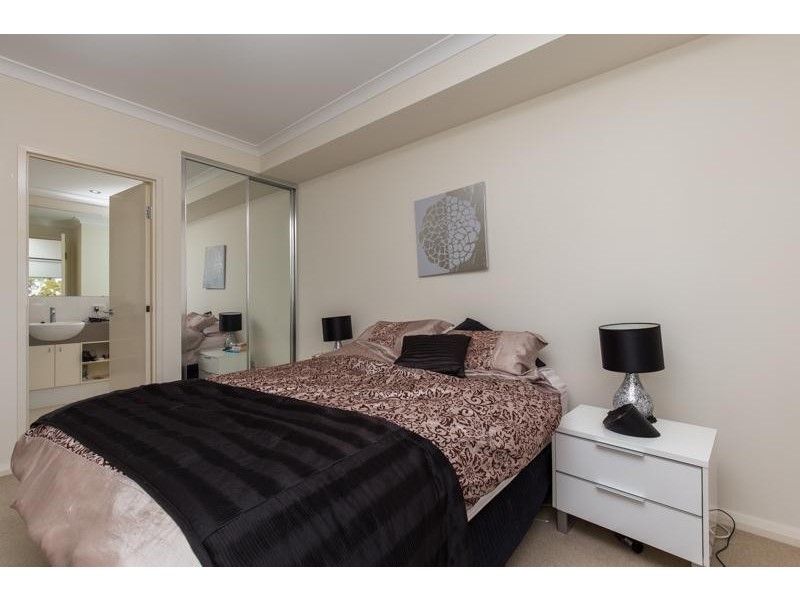 63/18 Wellington Street, East Perth WA 6004