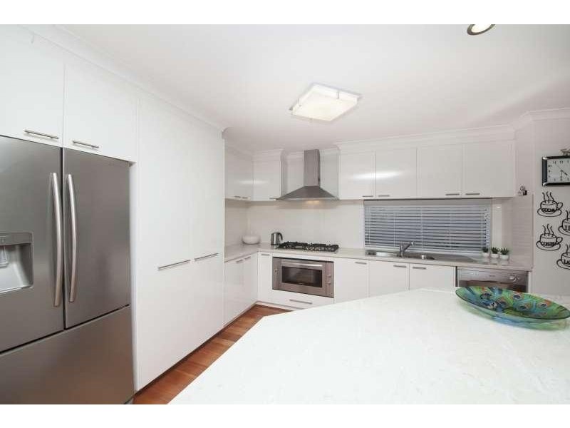 10 Padua Road, Piara Waters WA 6112