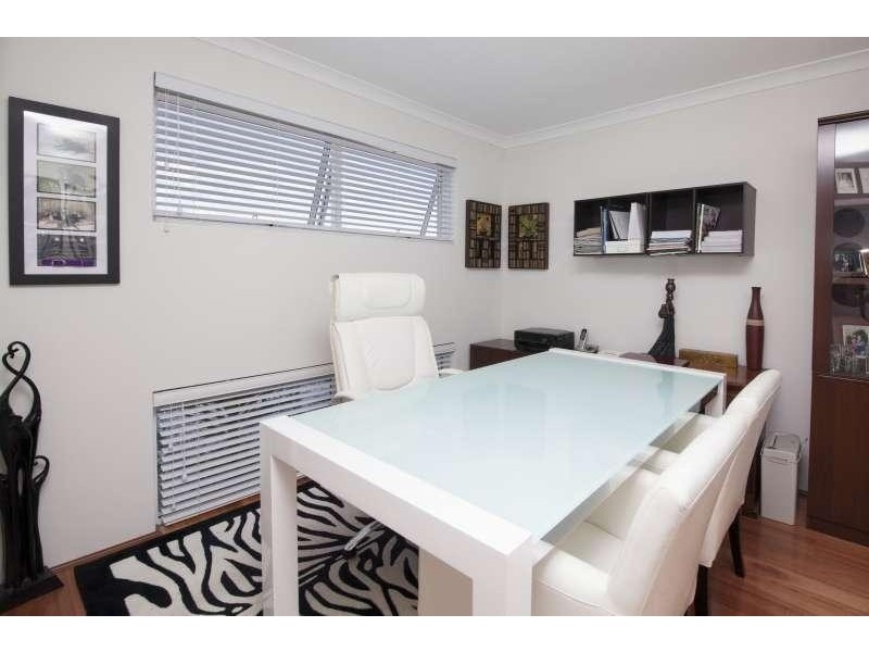 10 Padua Road, Piara Waters WA 6112