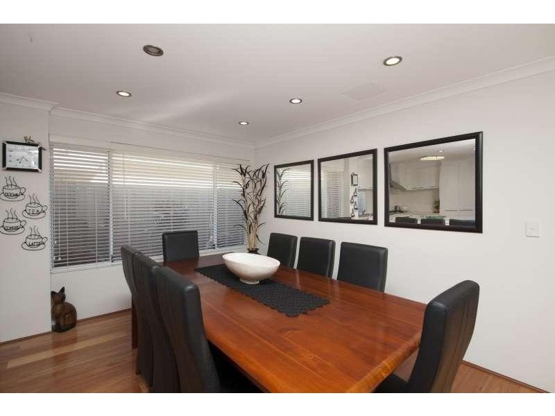 10 Padua Road, Piara Waters WA 6112