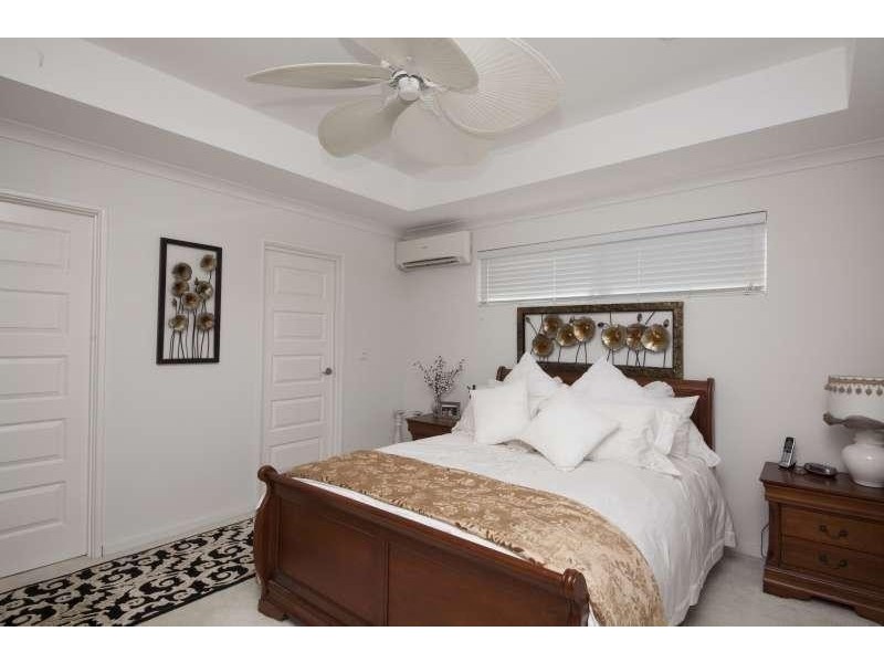 10 Padua Road, Piara Waters WA 6112