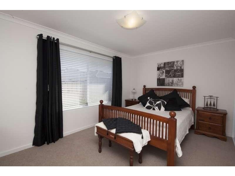 10 Padua Road, Piara Waters WA 6112