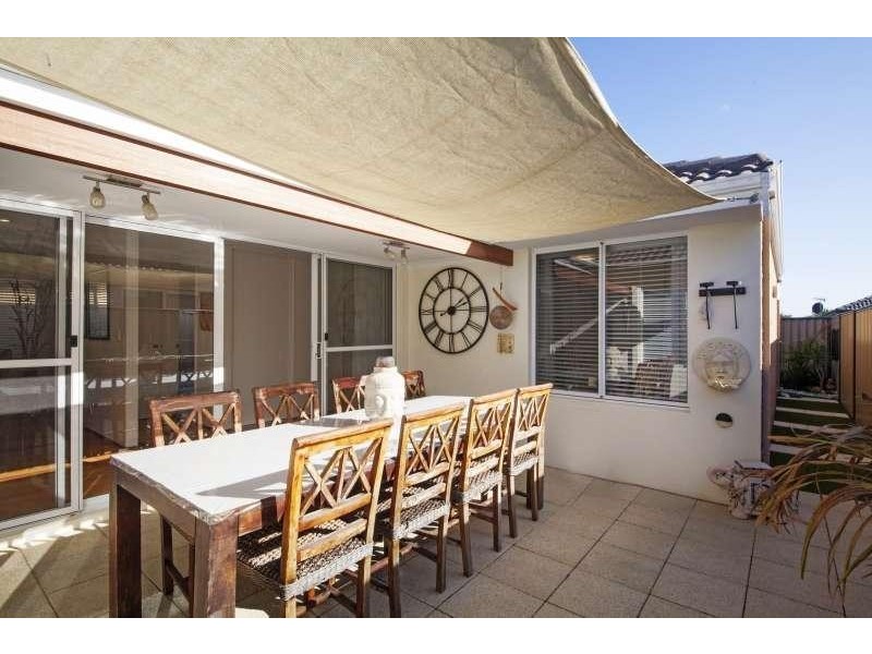 10 Padua Road, Piara Waters WA 6112