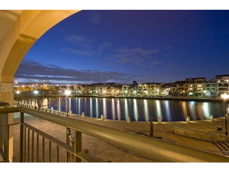 2/113 Royal Street, East Perth WA 6004