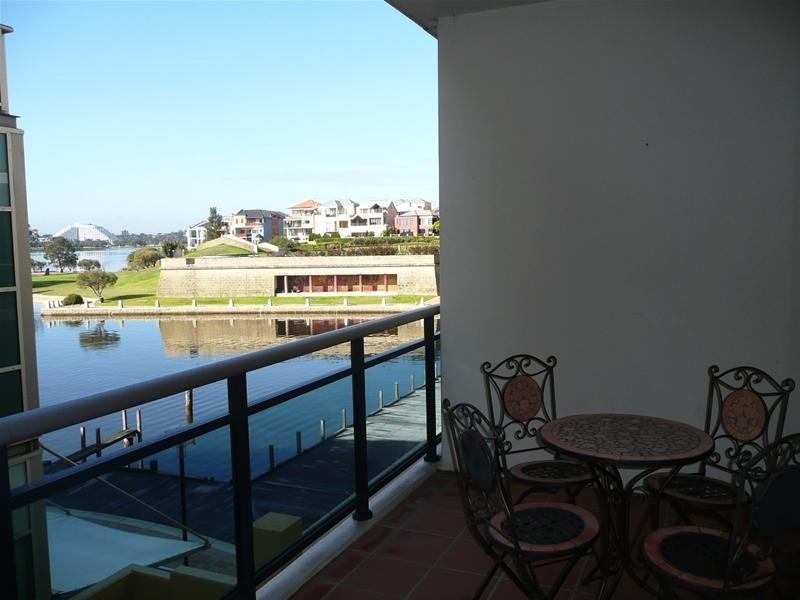 9/1 Henry Lawson Walk, East Perth WA 6004