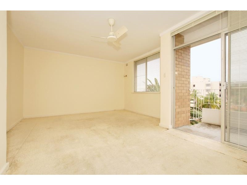 11/18 The Avenue, Crawley WA 6009