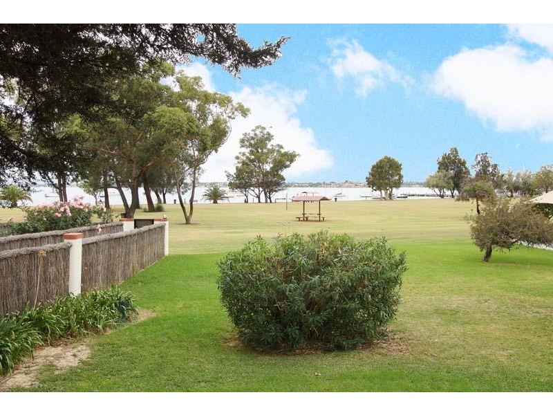 11/18 The Avenue, Crawley WA 6009