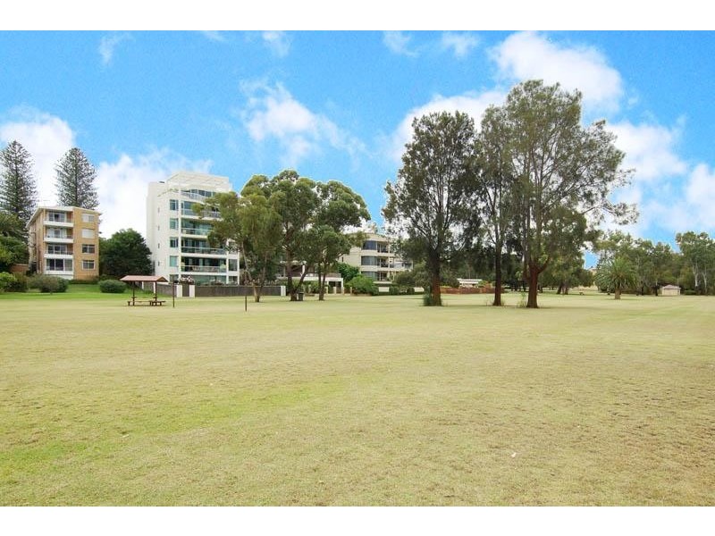 11/18 The Avenue, Crawley WA 6009