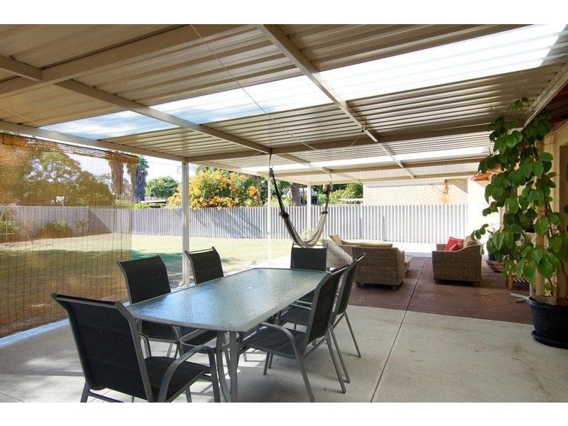 69 Watling Avenue, Lynwood WA 6147