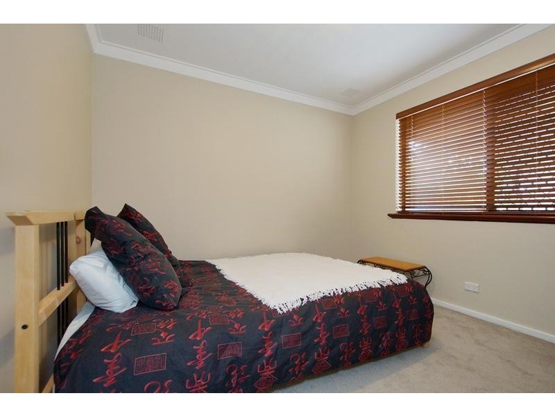 69 Watling Avenue, Lynwood WA 6147