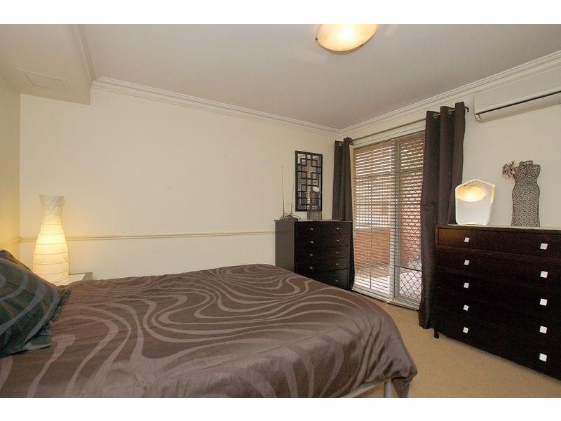 32/30 Bishops Row, East Perth WA 6004