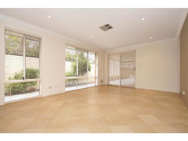 12 Riverlinks Drive, Clarkson WA 6030