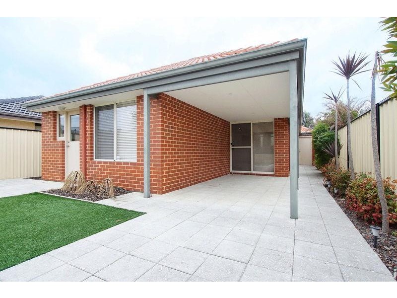 12 Riverlinks Drive, Clarkson WA 6030