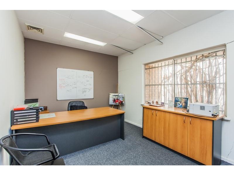 201-205 Burslem Drive, Maddington WA 6109